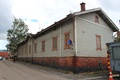 Rautatieläisten asuintalo Vanhan tavara-aseman ja Morkun puutarhatontilla .Kuva kesältä 2012